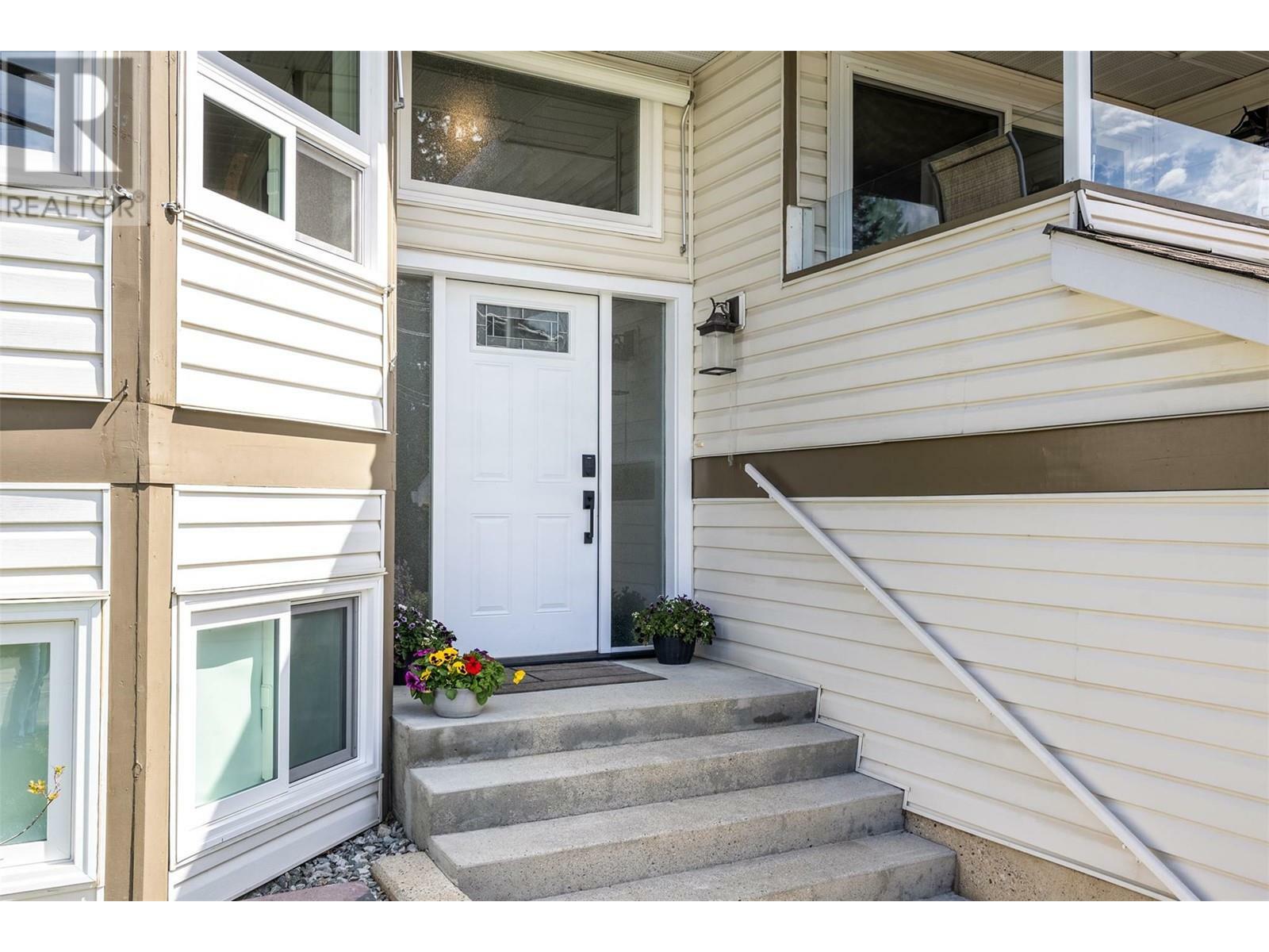 Property Photo: 590 20 Street Southeast BC V1E 2J8