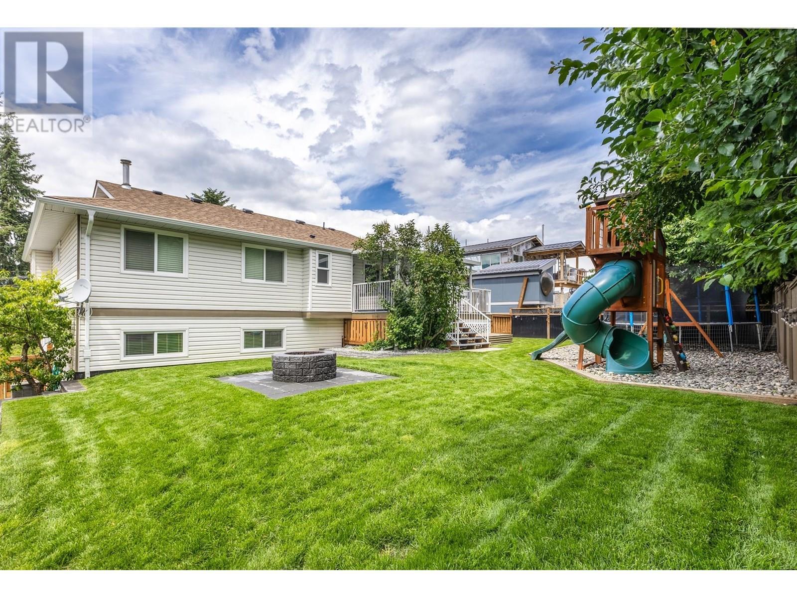 Property Photo: 590 20 Street Southeast BC V1E 2J8