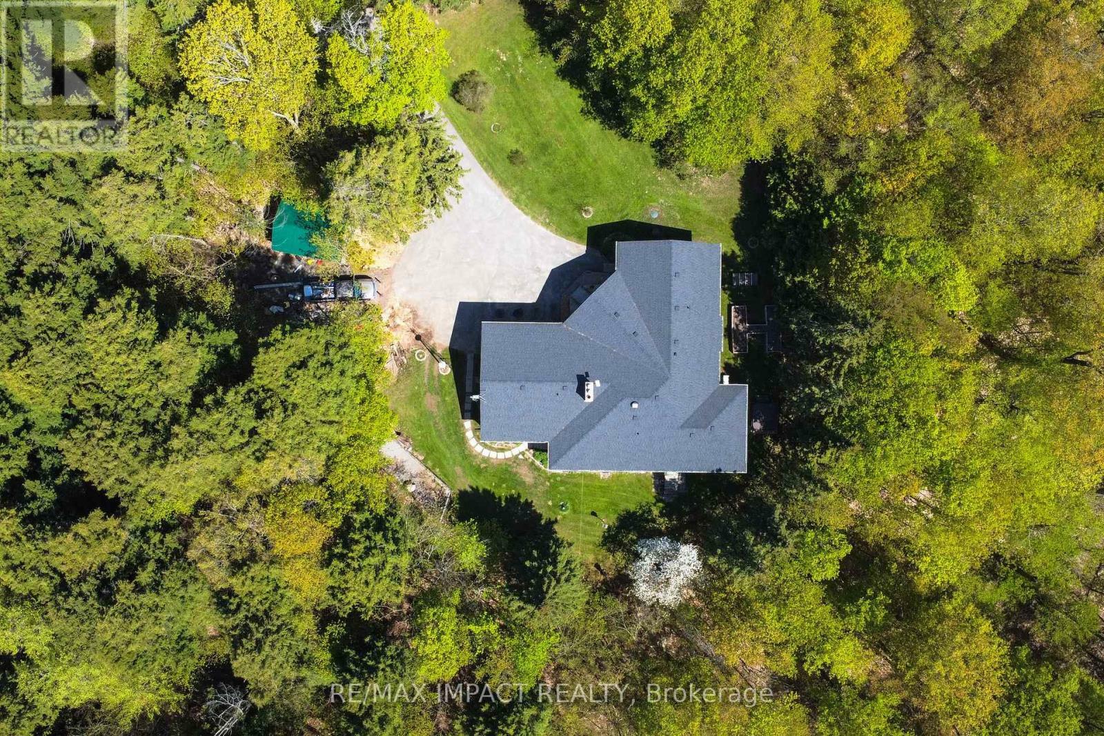 Property Photo:  215 Raglan Road West  ON L1H 0N5 