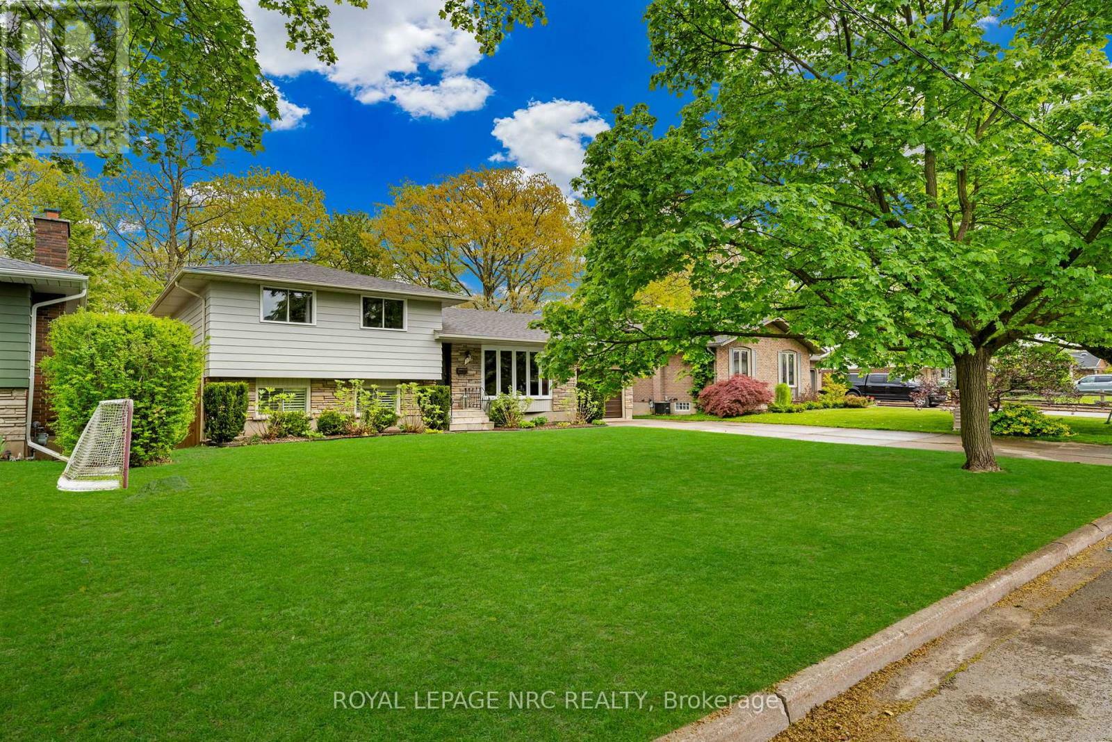 Property Photo: 75 Alexandra Boulevard ON L2P 1K2