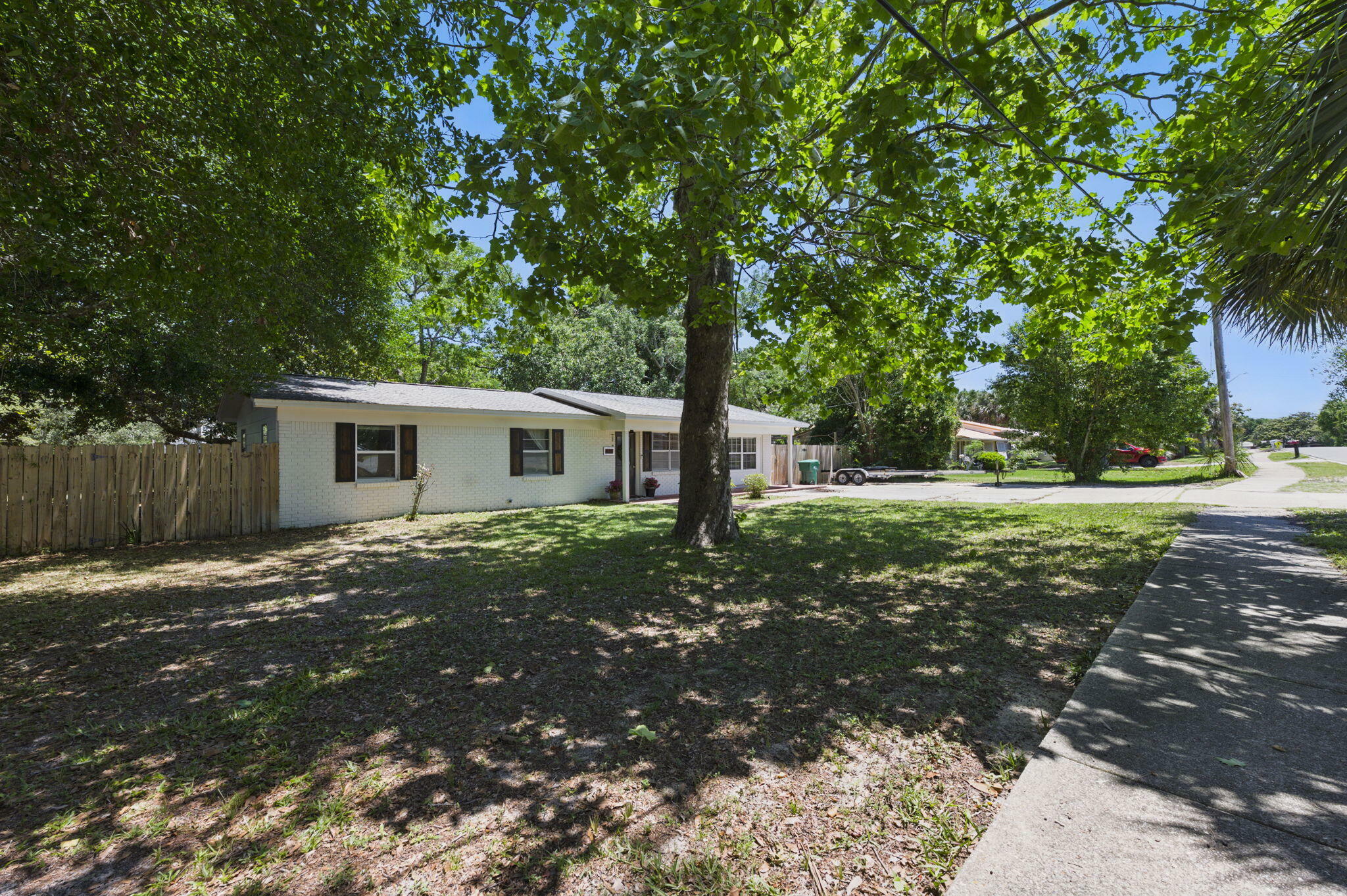 Property Photo: 418 Evergreen Drive FL 32541