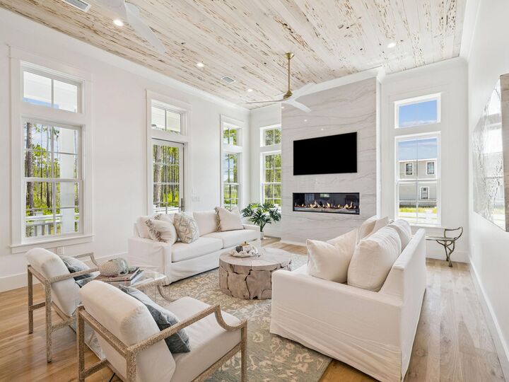 Property Photo: 262 Climbing Rose Way FL 32459