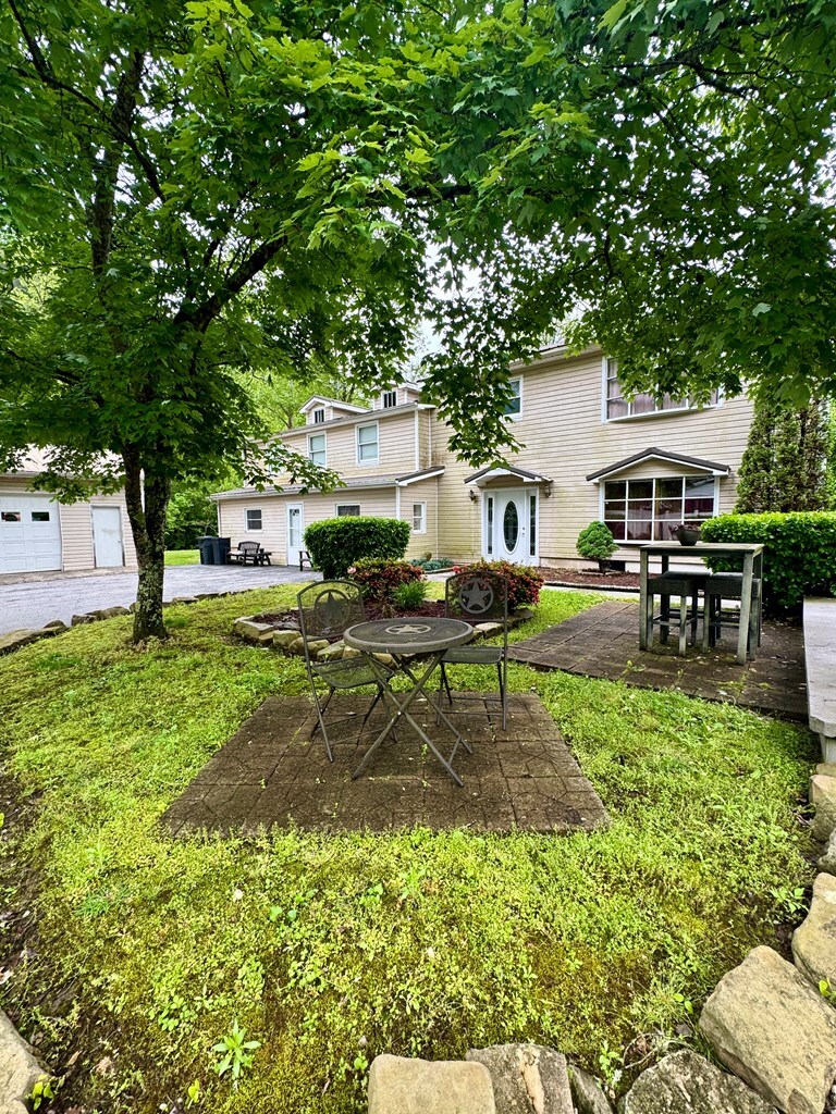 Property Photo: 1740 Collins Highway KY 41501