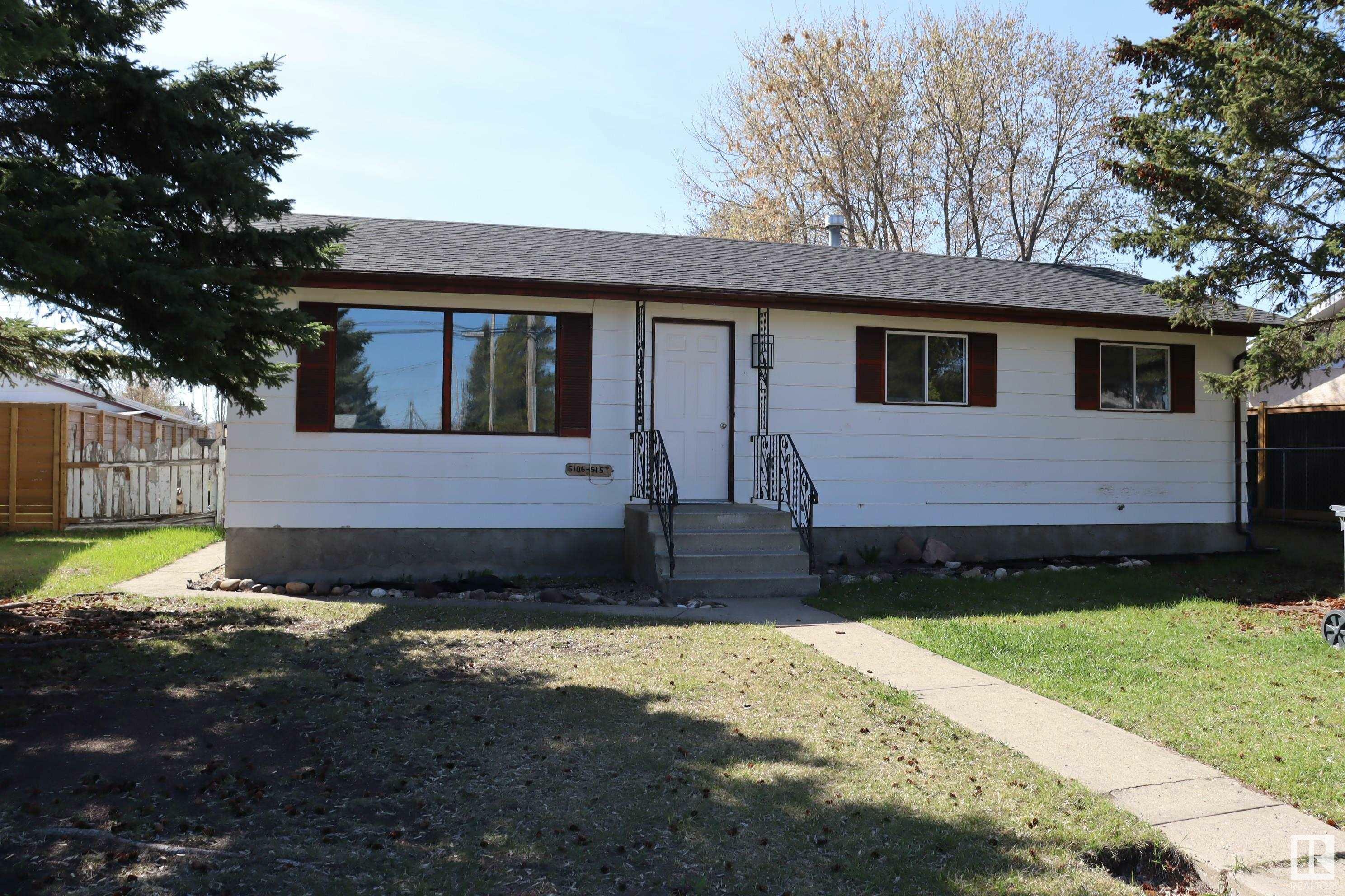 6106 51st  Ponoka AB T4J 1E6 photo