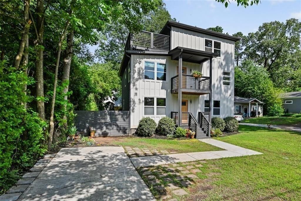 Property Photo:  670 Parker Avenue  GA 30032 