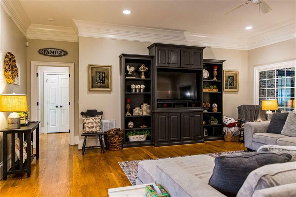 Property Photo: 109 S Cloudview Road S GA 30161