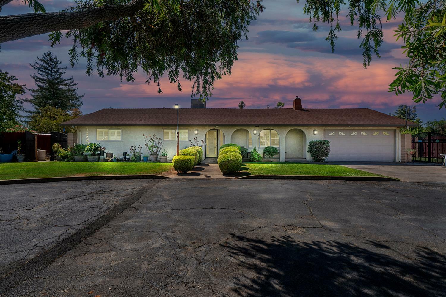 Property Photo: 25867 El Vado Drive CA 93638