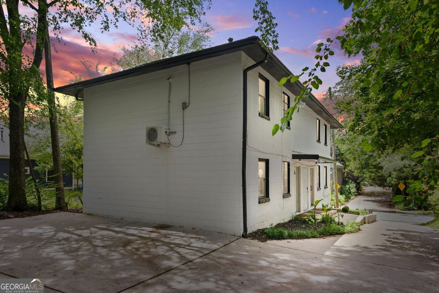 Property Photo: 210 Estoria Street SE GA 30316