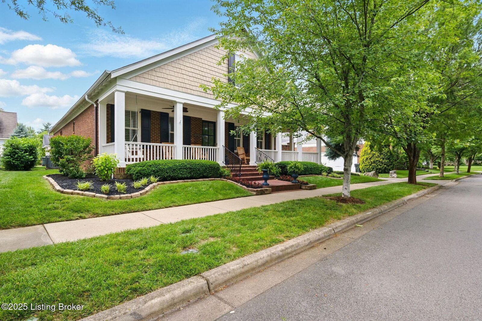 Property Photo:  9144 Cranesbill Trace  KY 40059 