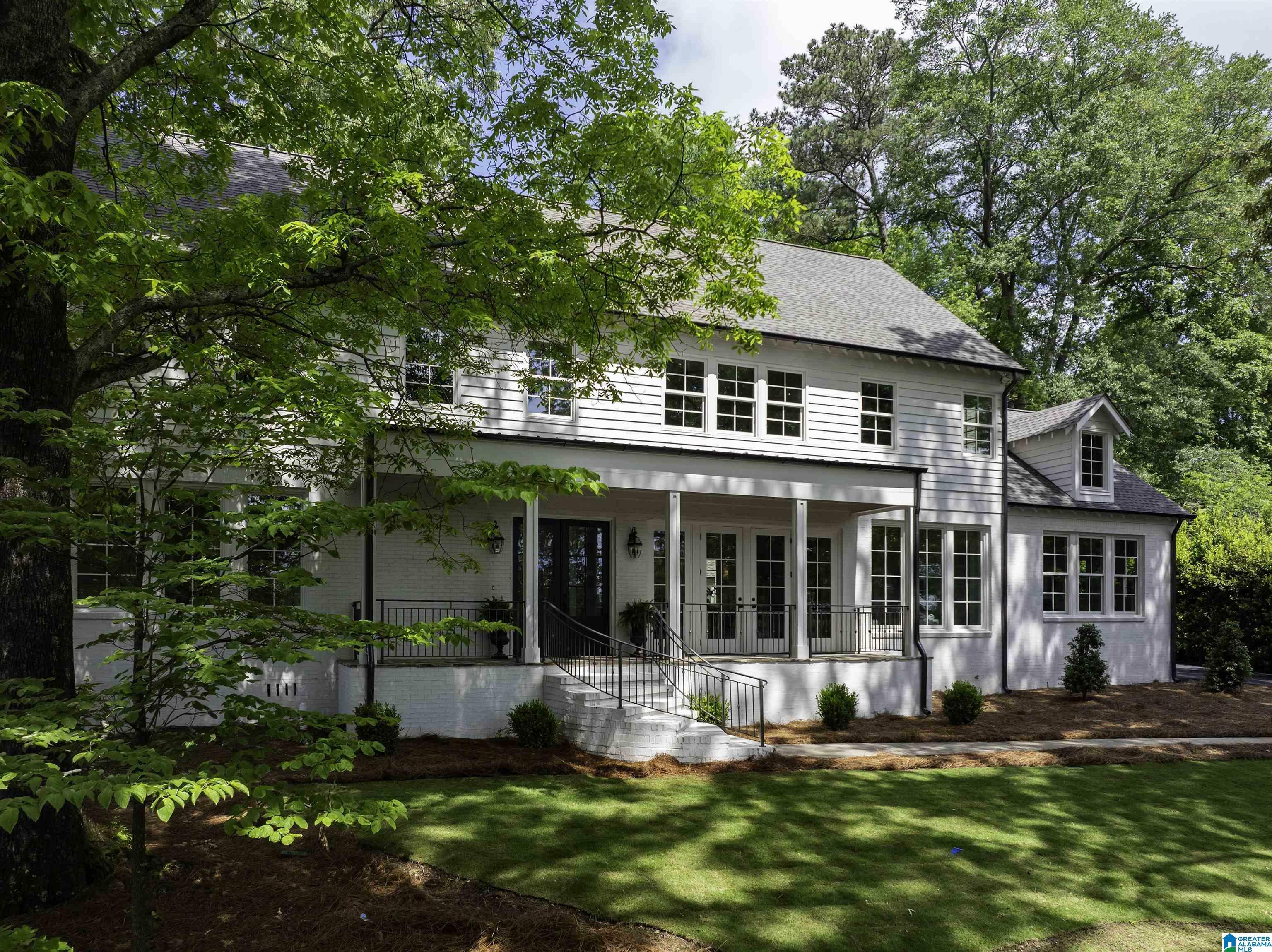 Property Photo: 3752 N Woodridge Road AL 35223