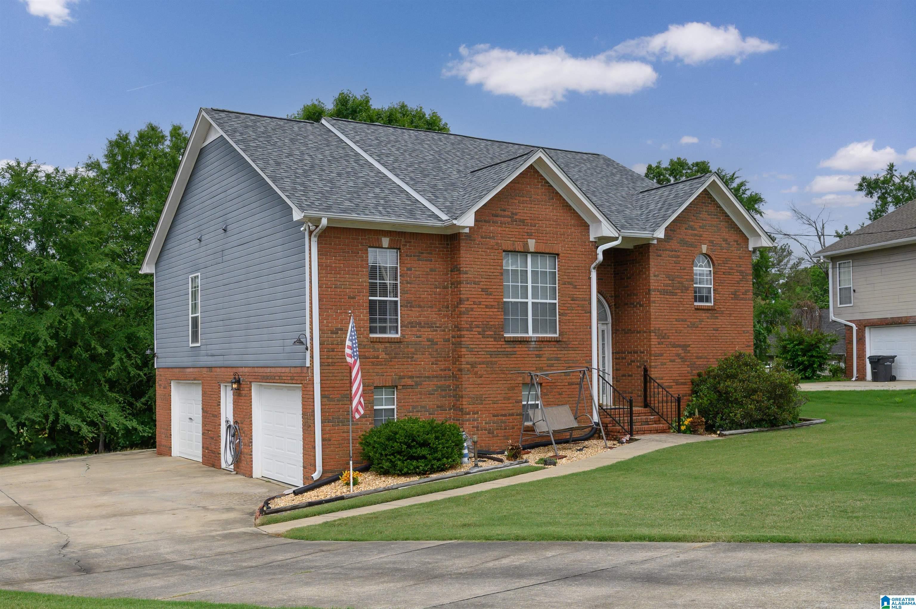 Property Photo: 106 Rosewood Circle AL 35040