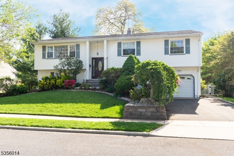 28 Beechwood Ave  Edison Twp. NJ 08837 photo