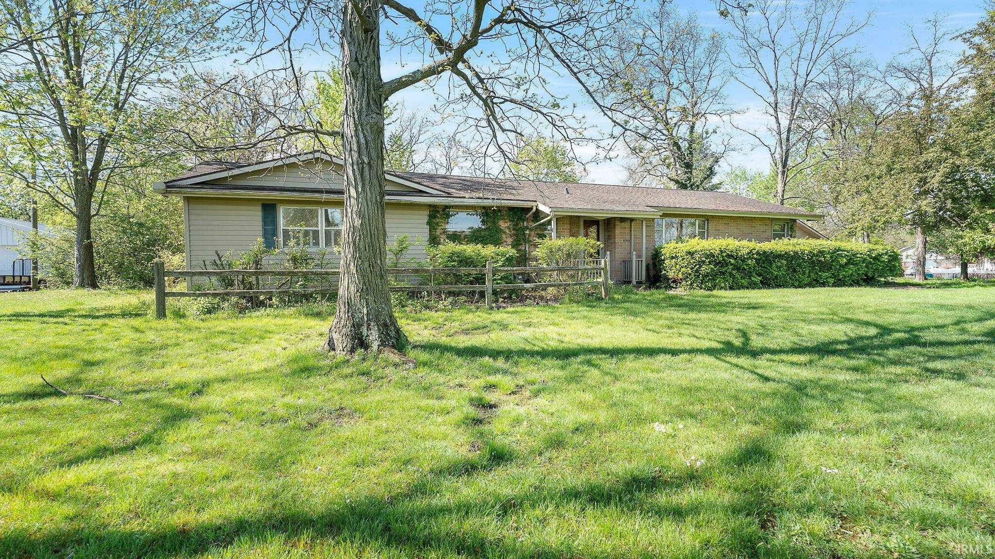 Property Photo: 800 E 900 N IN 46733