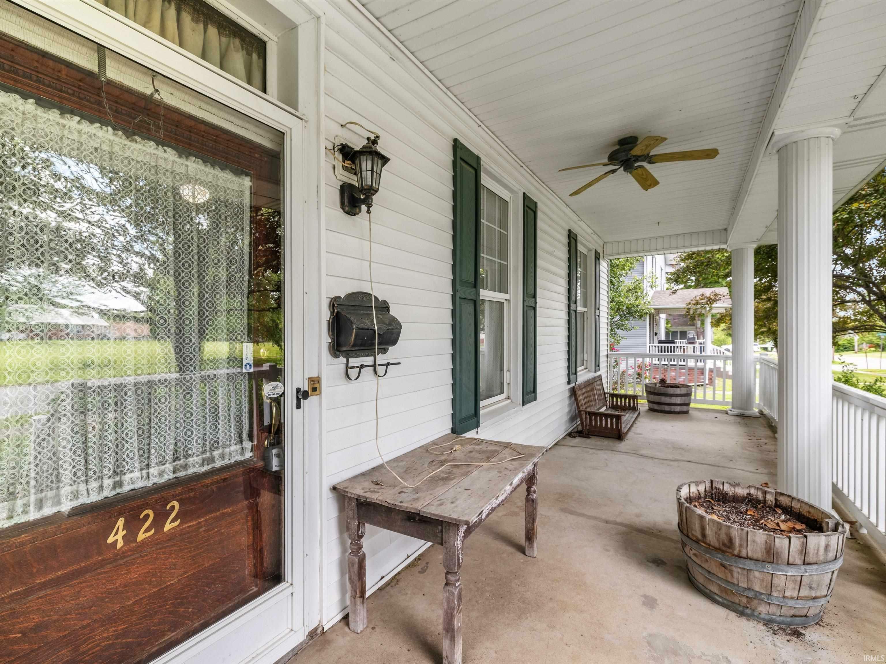 Property Photo: 422 E Washingtion Street IN 47660