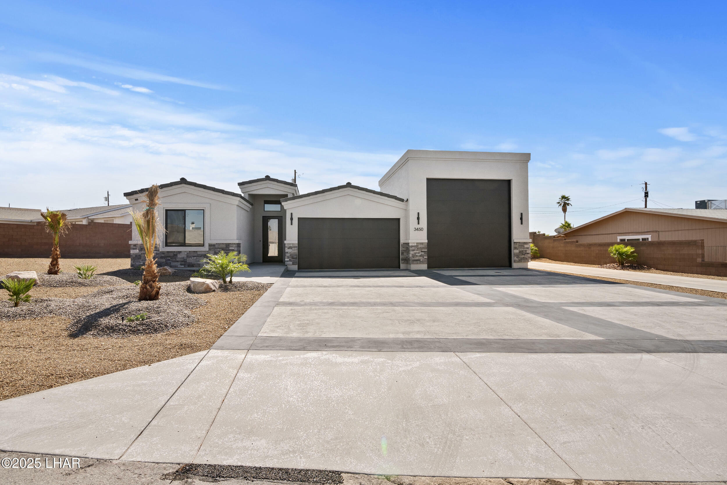 Property Photo: 3450 Big Chief Dr AZ 86406