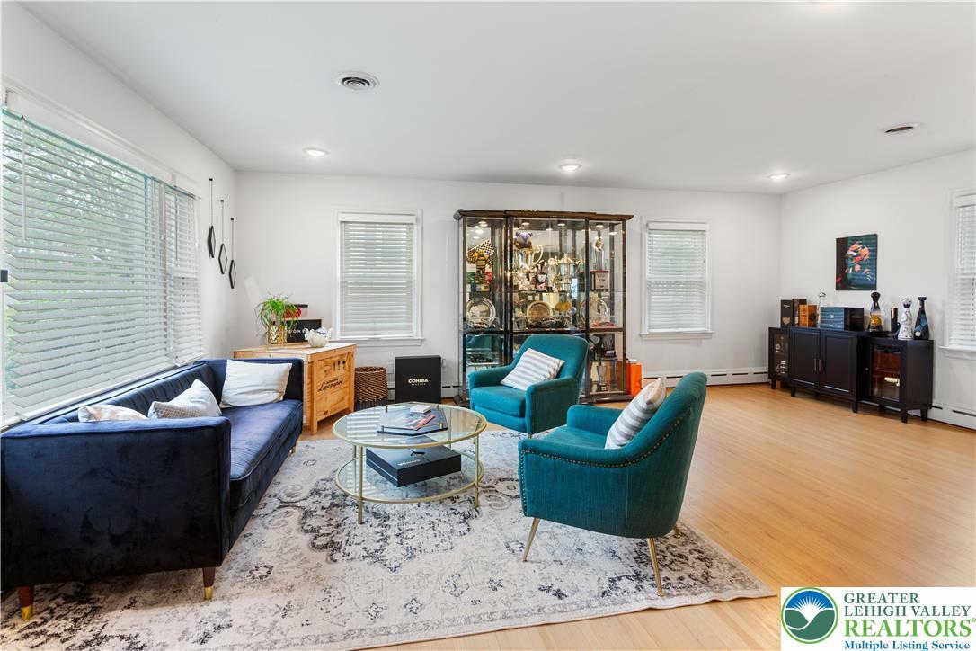 Property Photo: 218 Hillside Avenue PA 18064