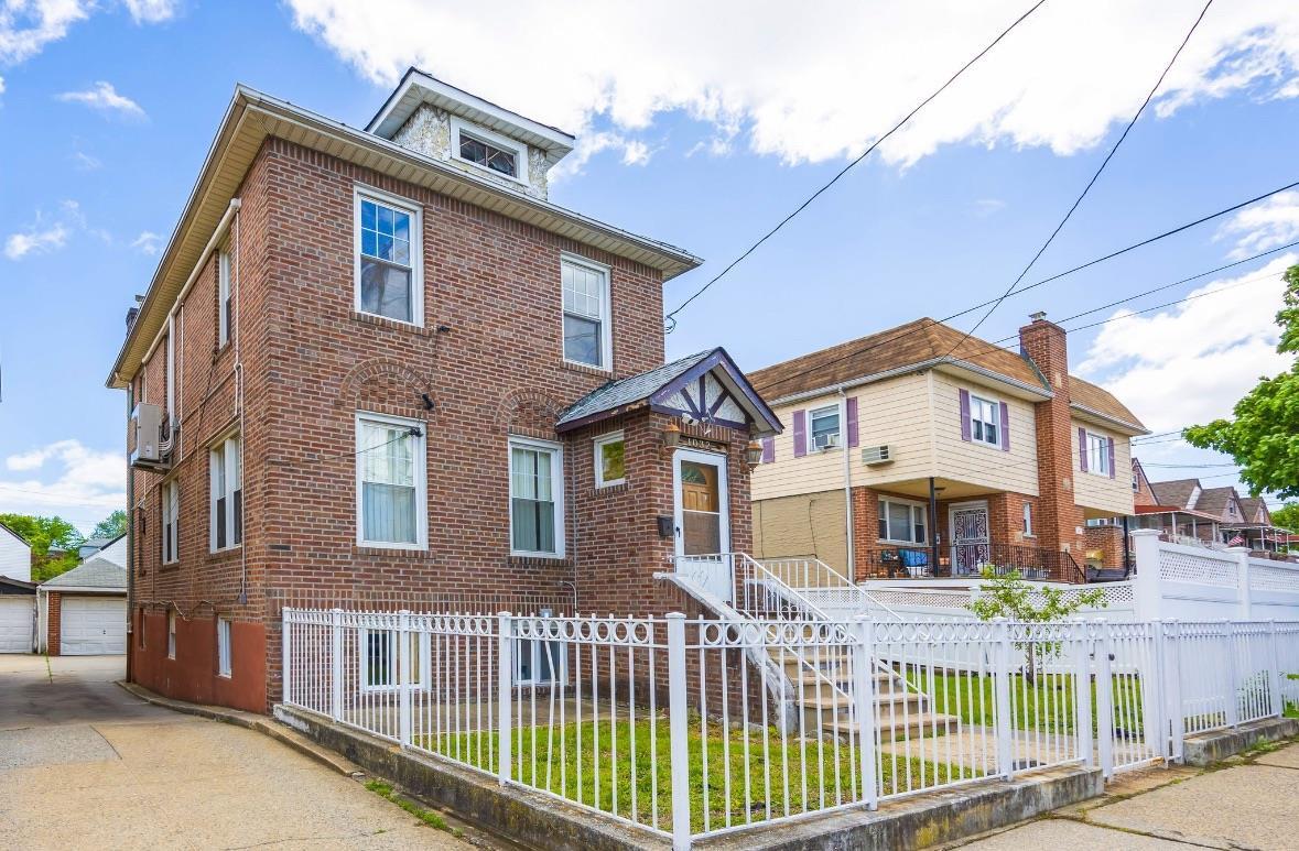Property Photo: 1032 Swinton Avenue NY 10465