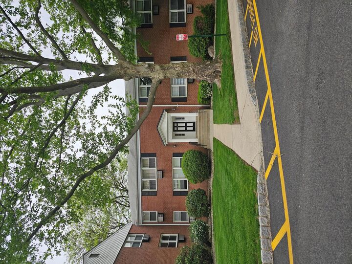 Property Photo:  5 Oxford Court 7815  NY 10901 