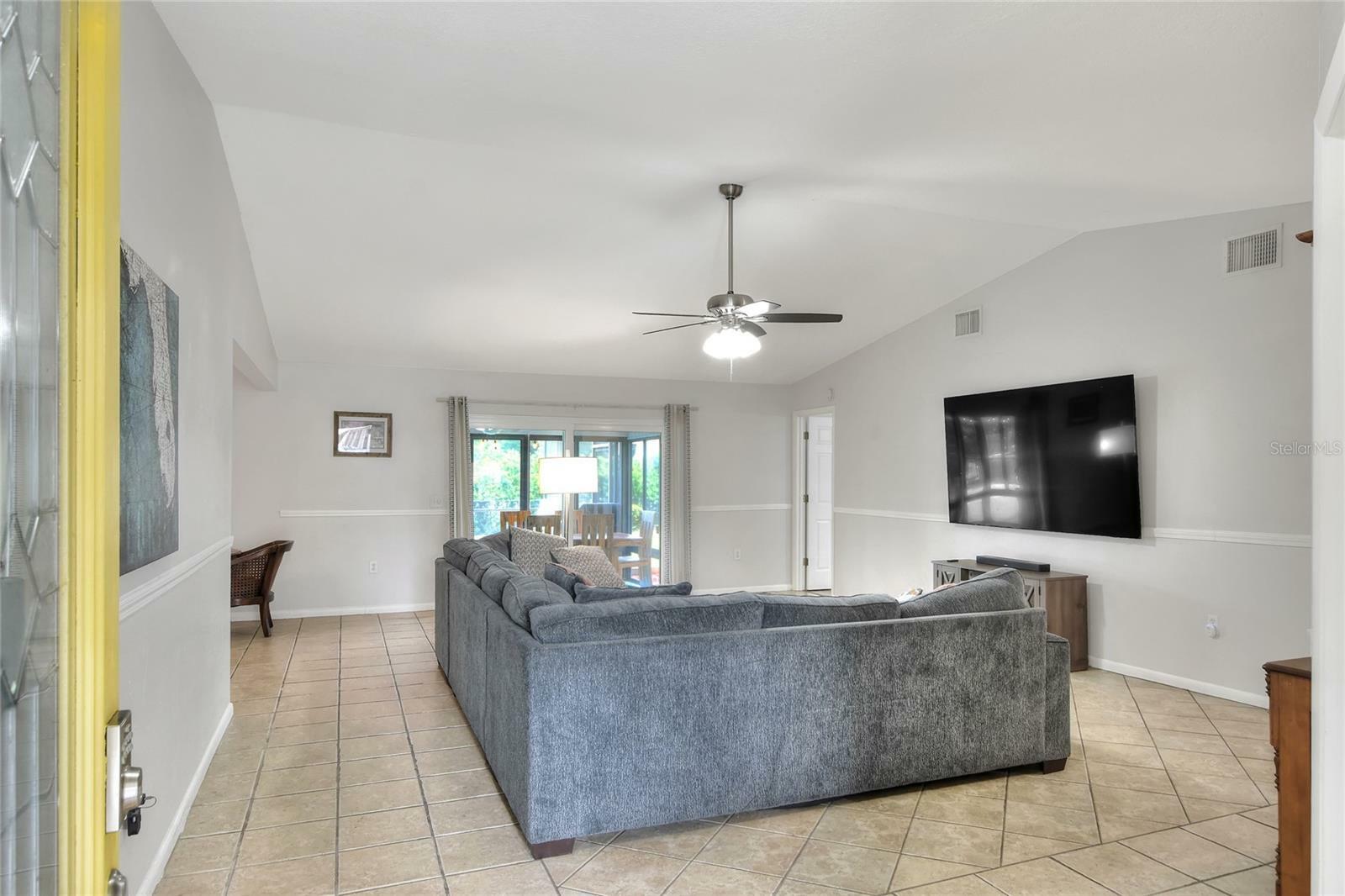 Property Photo: 404 Willow Run FL 33813