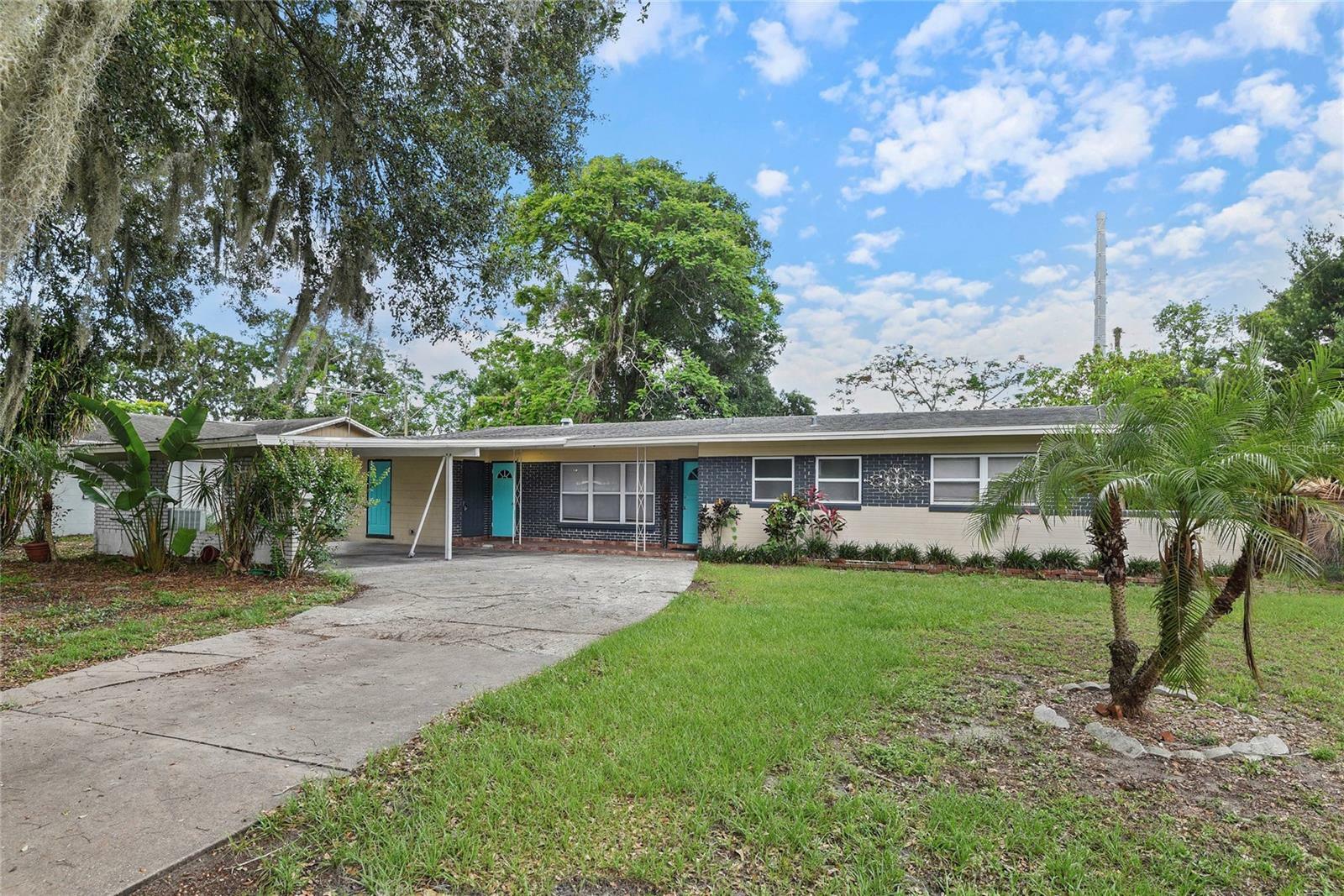 Property Photo: 3300 Flowertree Road FL 32812