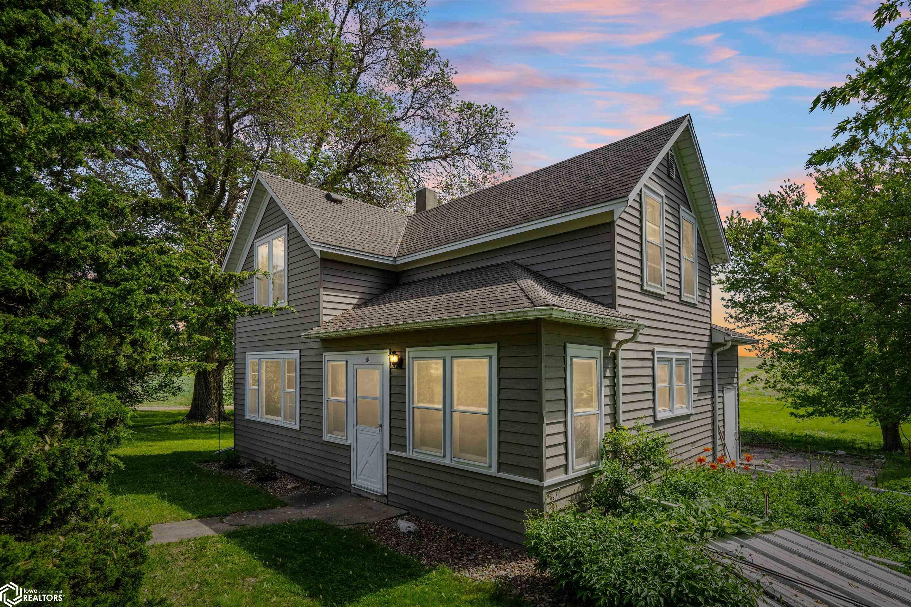 Property Photo: 104 Roosevelt Street IA 50158