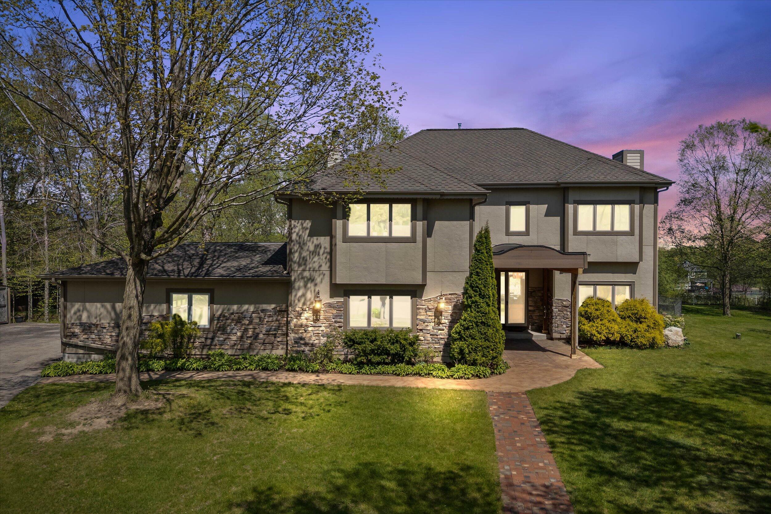 Property Photo: 1390 Fiesta Ct WI 53012