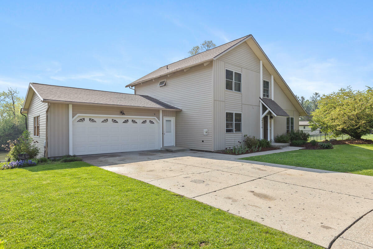 Property Photo:  4310 Mayaka Court SW  MI 49418 