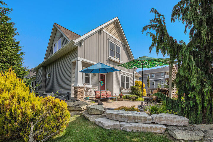 7251 E Beach Drive  South Haven MI 49090 photo