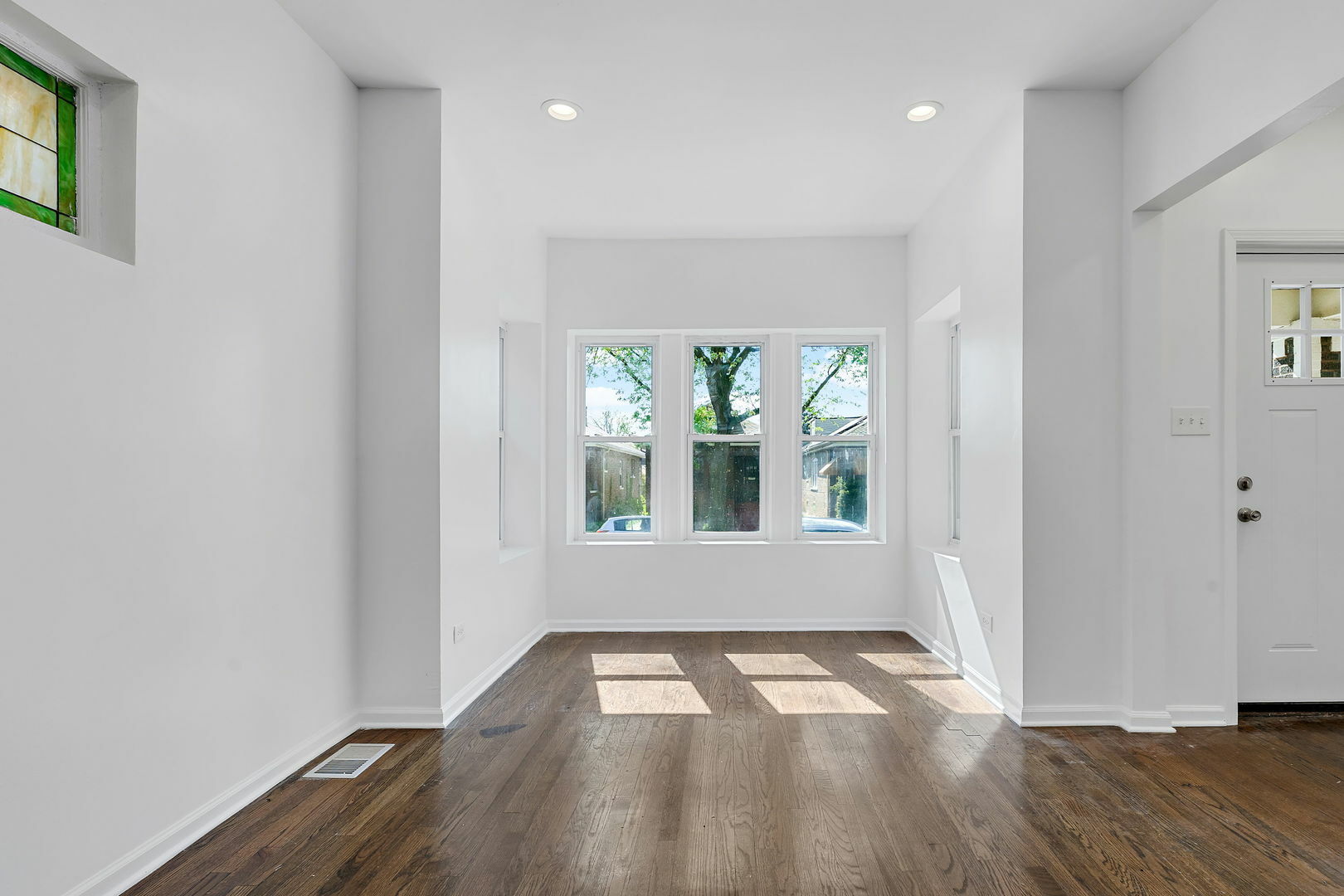 Property Photo: 7709 S Eberhart Avenue IL 60619