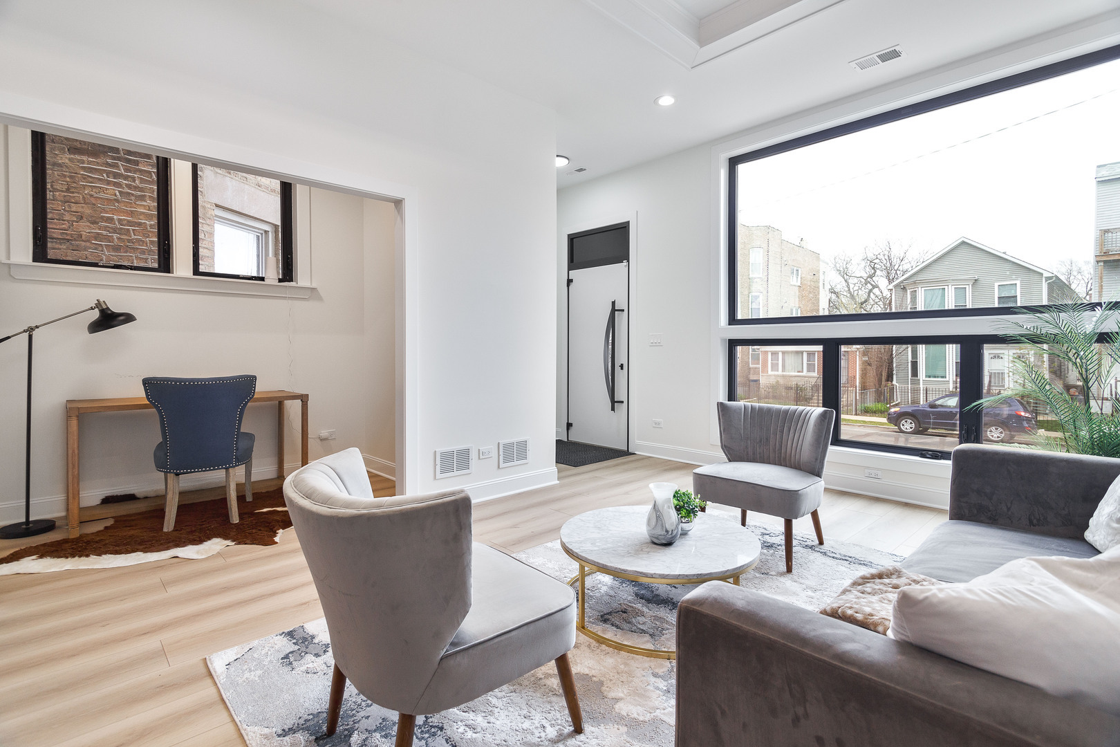 Property Photo: 1832 N Kimball Avenue IL 60647