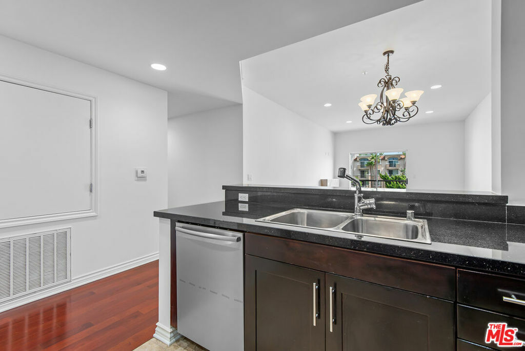 Property Photo: 7100 Alvern Street 409 CA 90045