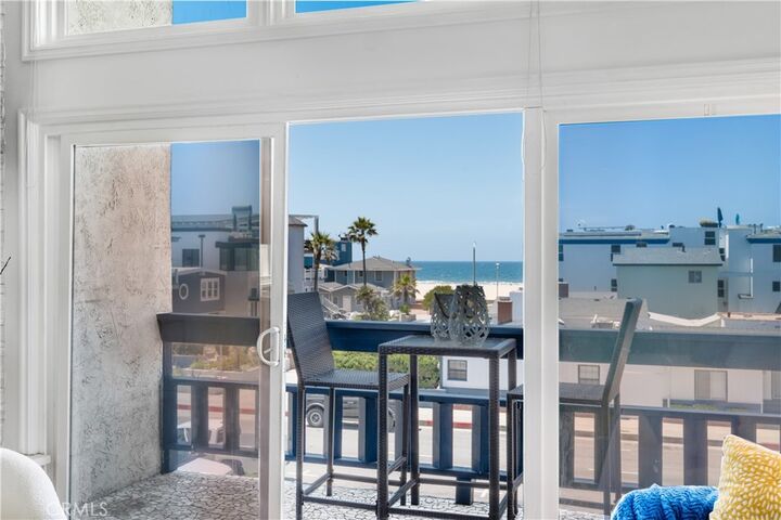 Property Photo: 320 Hermosa Avenue 202 CA 90254