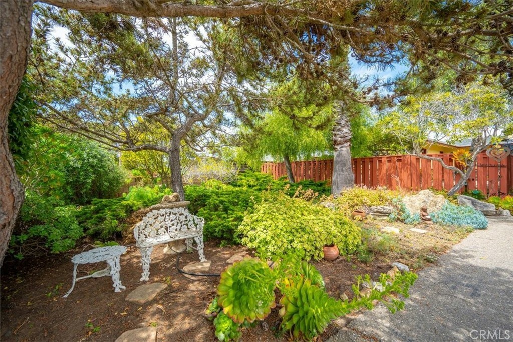 Property Photo: 1264 Vista Del Osos CA 93402