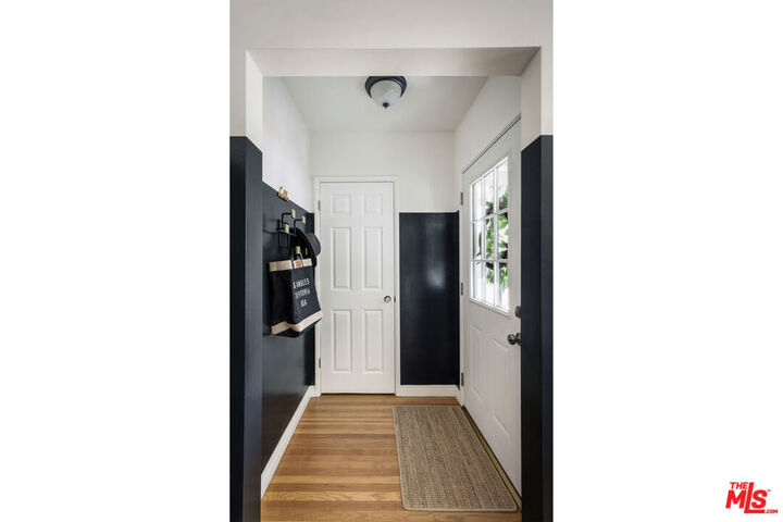 Property Photo:  11925 Tiara Street  CA 91607 