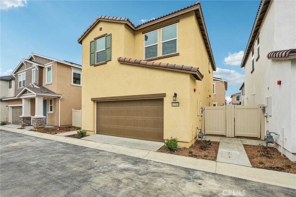 Property Photo: 40368 Via Jumara CA 92591