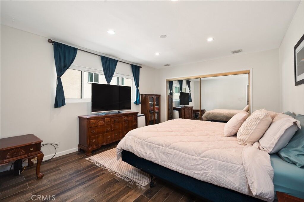 Property Photo:  1015 N Michillinda Avenue 104  CA 91107 