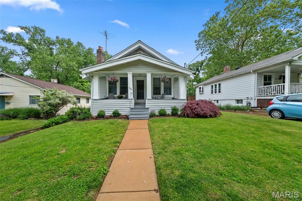 Property Photo: 1035 Tuxedo Boulevard MO 63119
