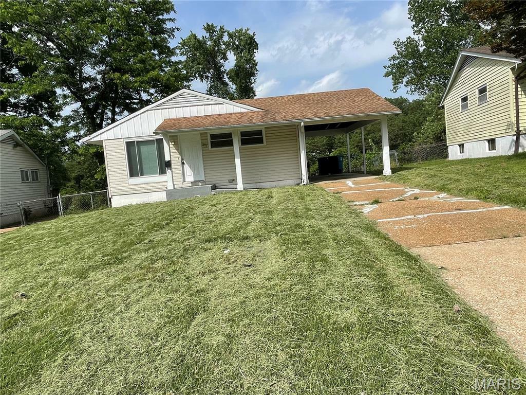 Property Photo: 237 Grampian Road MO 63137