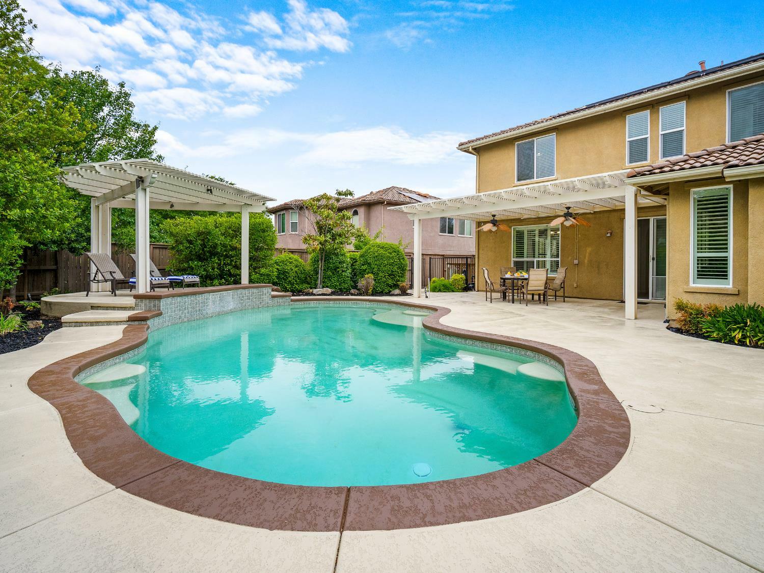 Property Photo: 3041 Hammond Way CA 95762