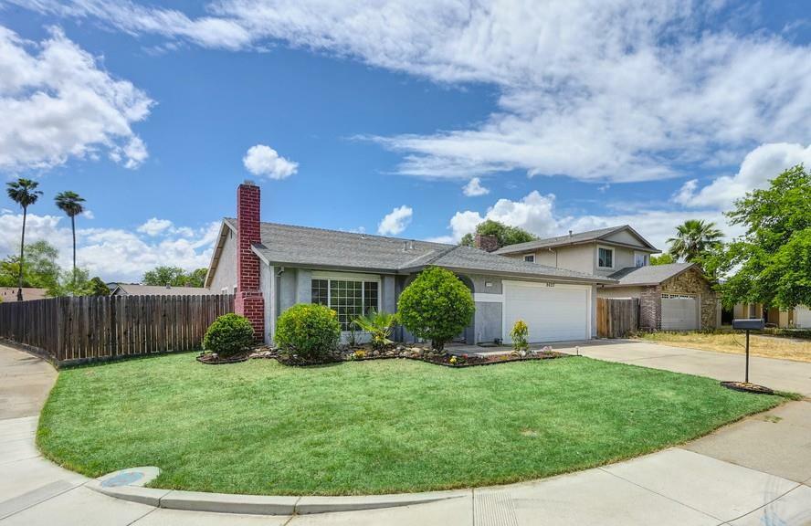 Property Photo: 9620 Countryroads Drive CA 95827