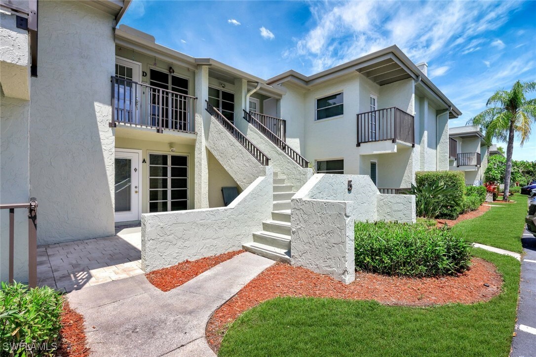 Property Photo: 7400 College Parkway 5A FL 33907