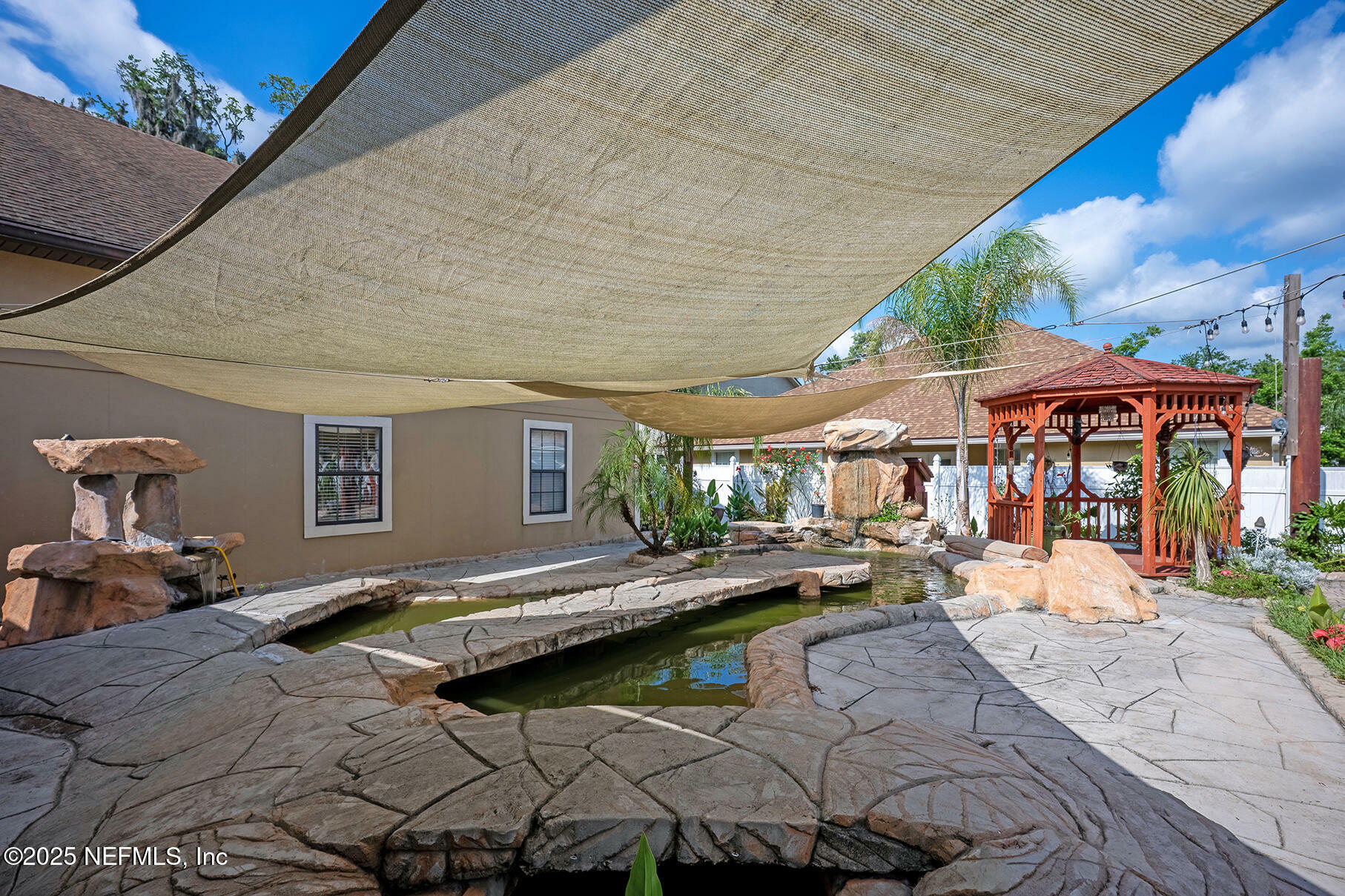 Property Photo: 1966 N Lakeshore Drive FL 32003