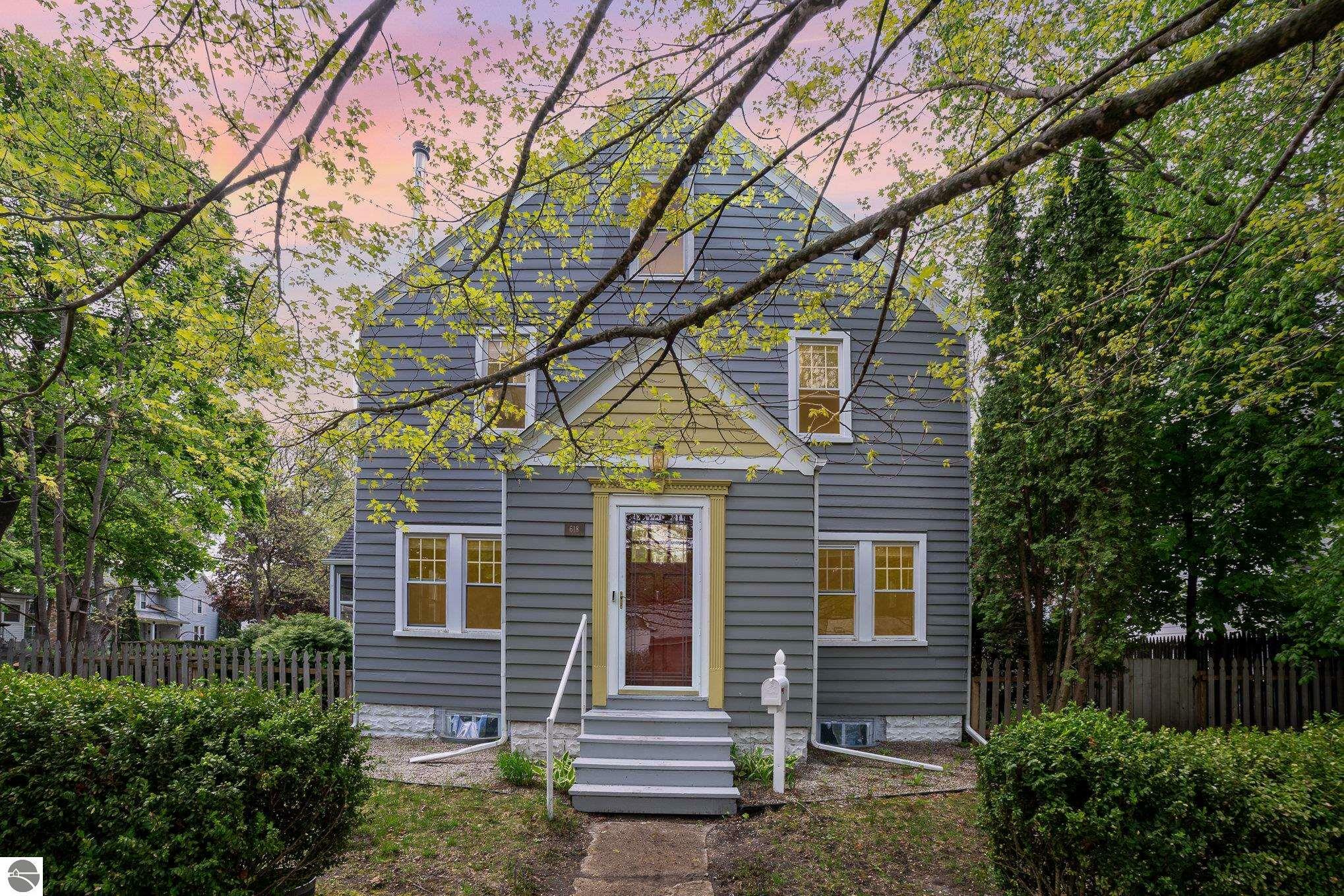 618 E Illinois Street  Mt Pleasant MI 48858 photo