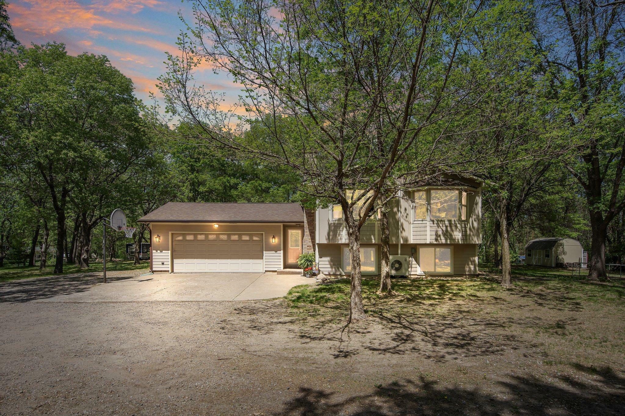 Property Photo: 13212 Oakwood Road MN 55398