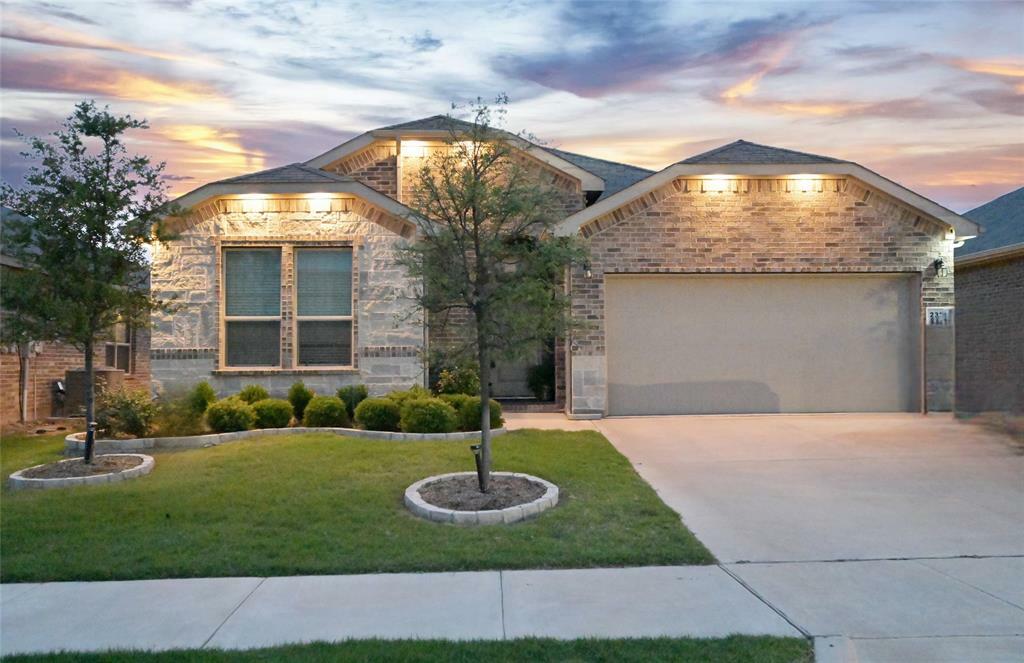 Property Photo: 2324 Goodnight Ranch Drive TX 76087