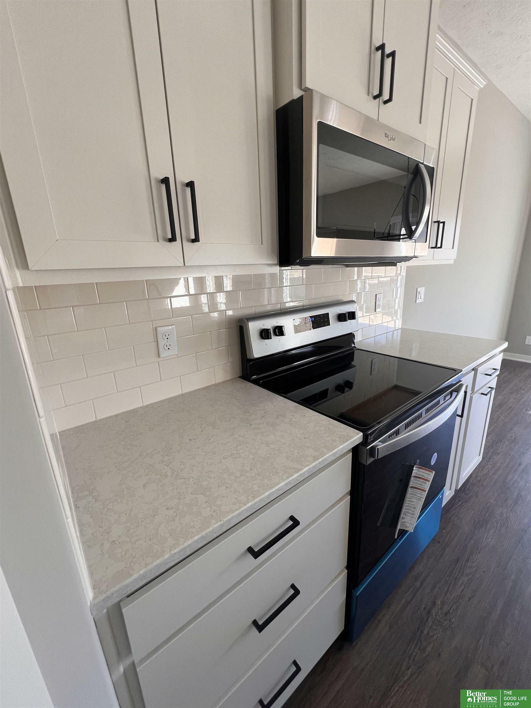 Property Photo: 17521 Clay Street NE 68007