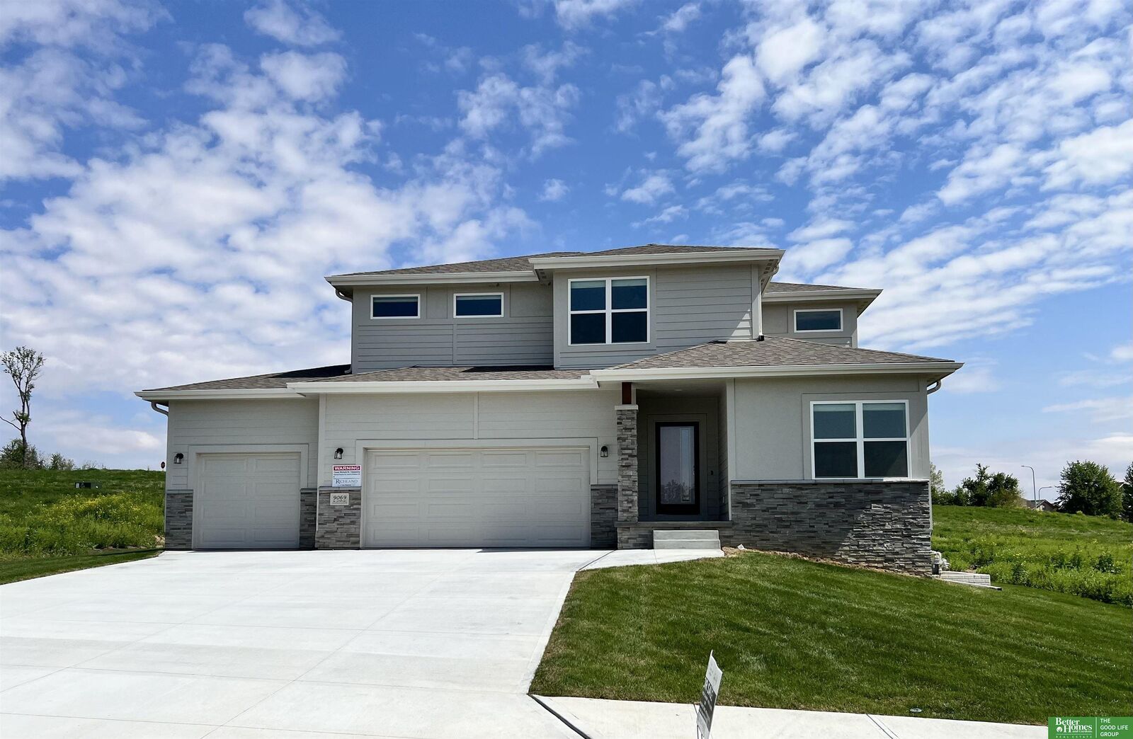 Property Photo:  9069 N 175th Street  NE 68007 