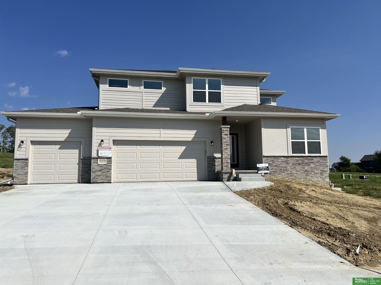 Property Photo: 9069 N 175th Street NE 68007