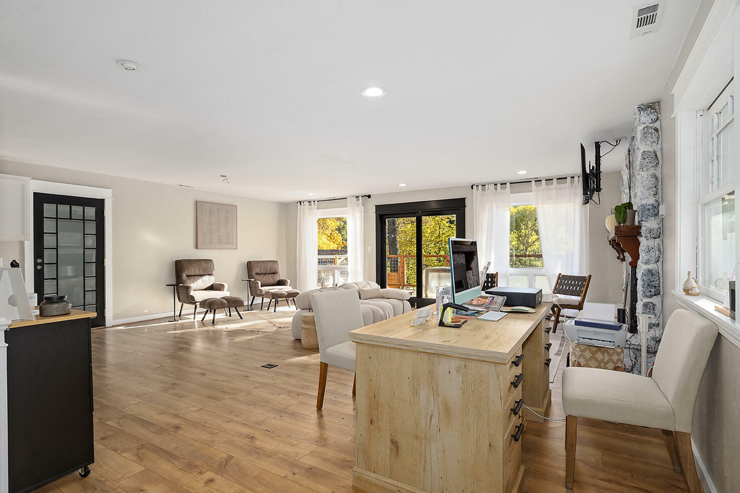 Property Photo: 2122 2nd Avenue OR 97525