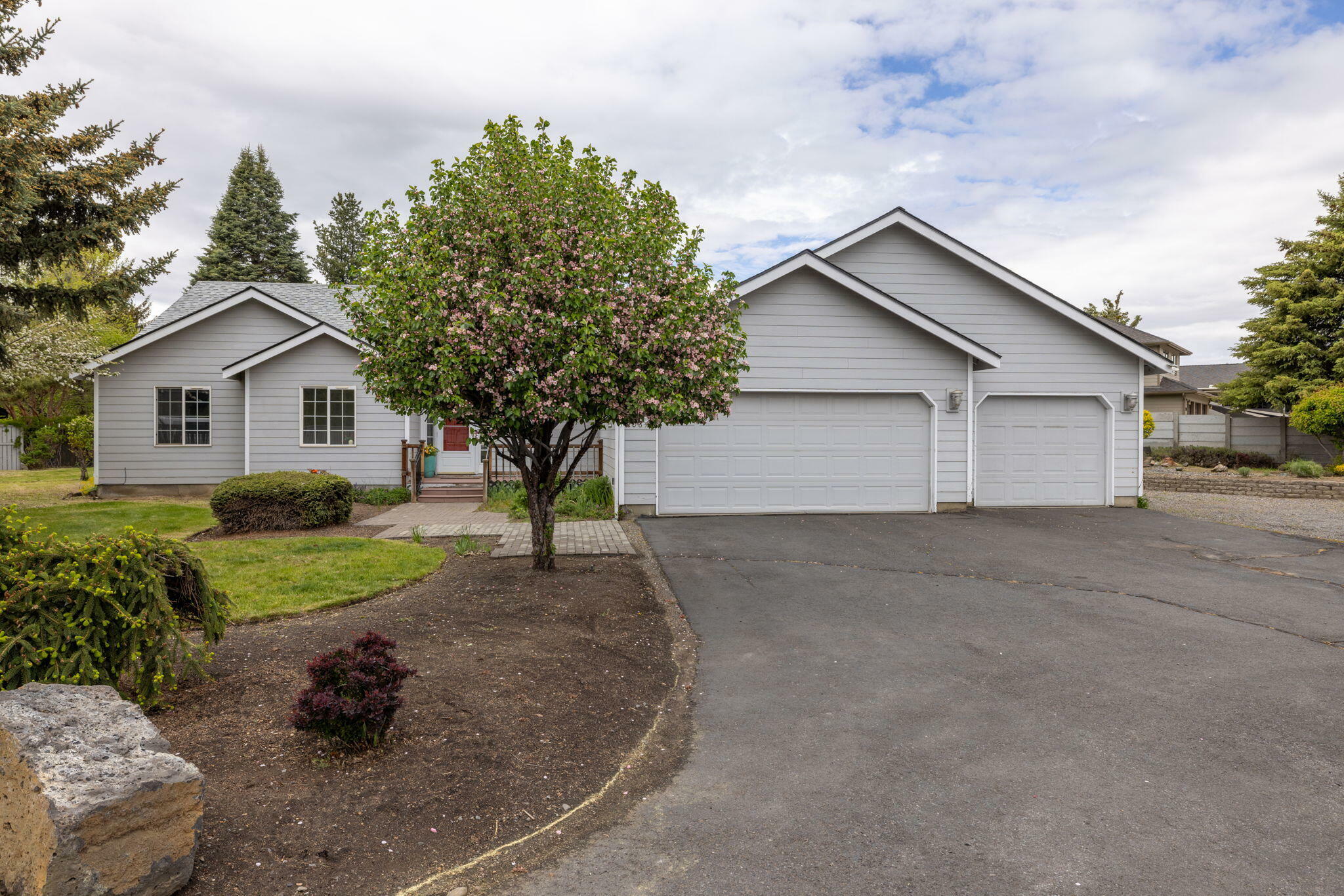 Property Photo:  20844 NE Morningstar Drive  OR 97701 